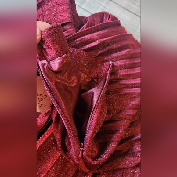 Marciano By Guess Pleated Shimmering Burgundy Skirt Size 6 - Picture 5 of 14